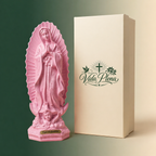 Escultura hecha a mano de la Virgen de Guadalupe