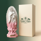 Escultura hecha a mano de la Virgen de Guadalupe